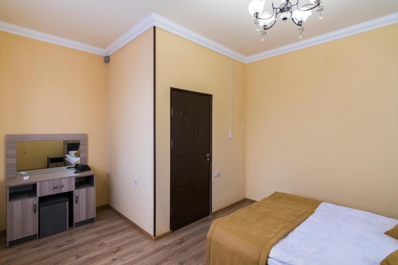 Afa Hotel & Guest House Yerevan Exterior photo