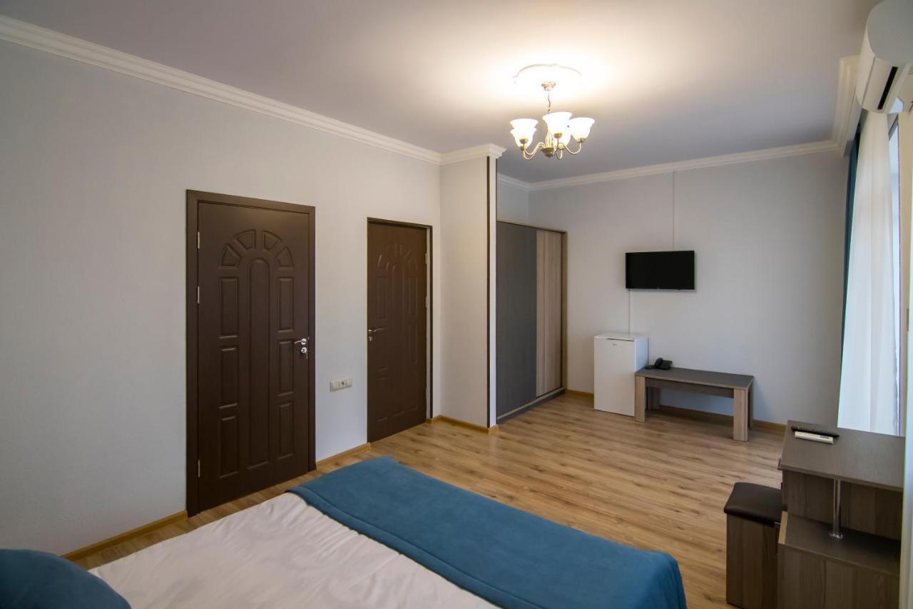Afa Hotel & Guest House Yerevan Exterior photo