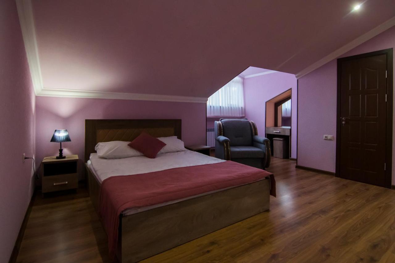 Afa Hotel & Guest House Yerevan Exterior photo