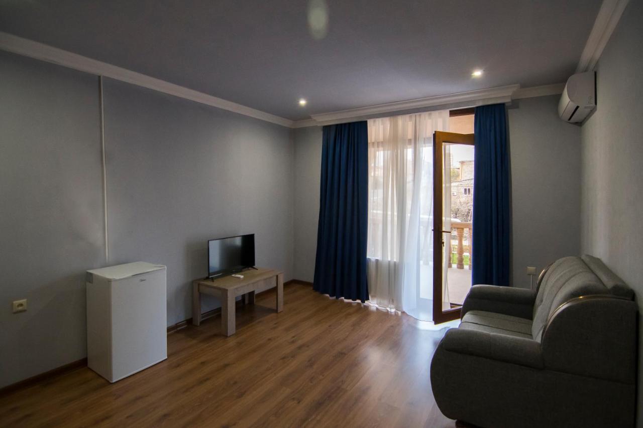 Afa Hotel & Guest House Yerevan Exterior photo